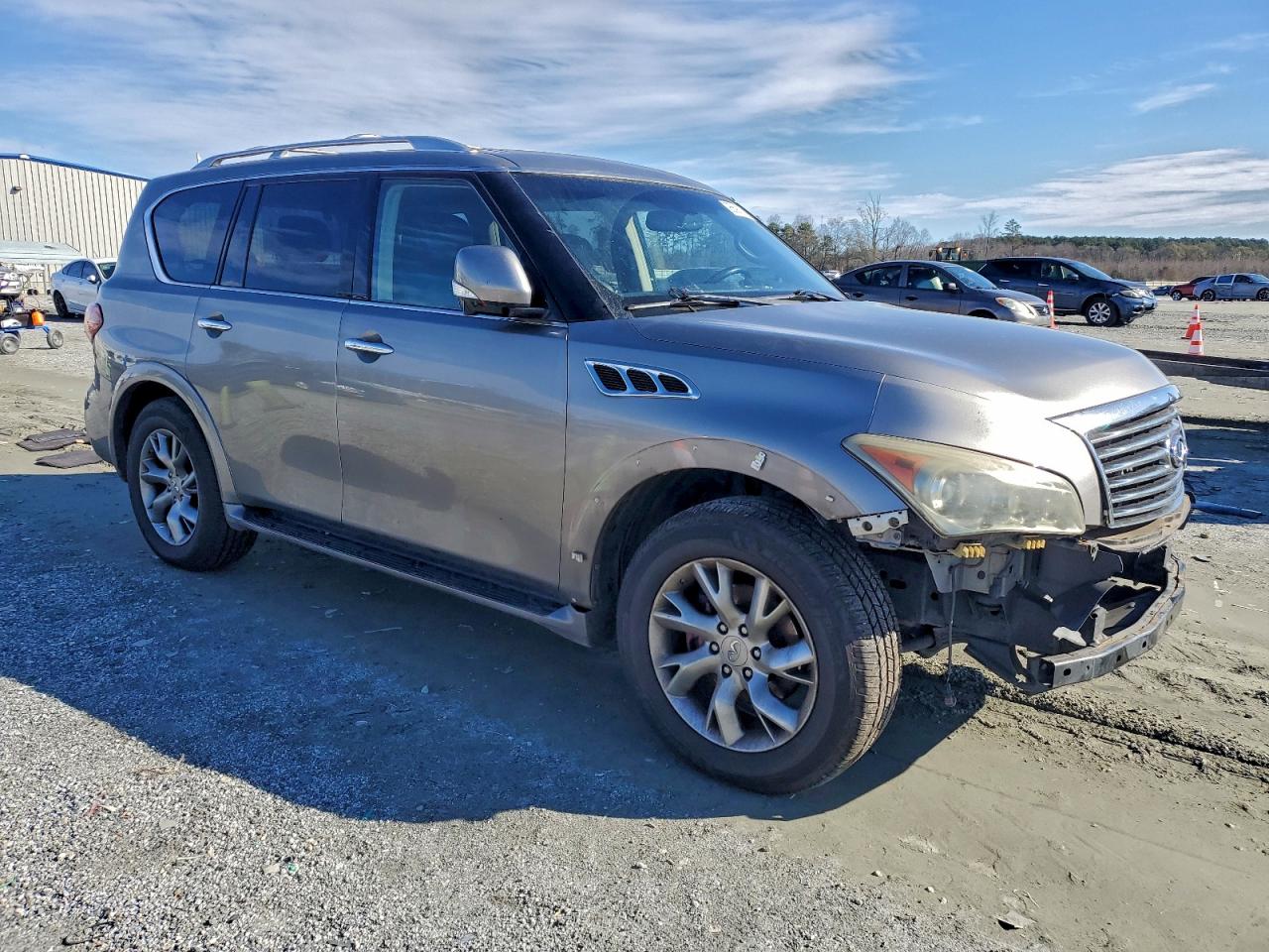 2012 INFINITI QX56 photo 7
