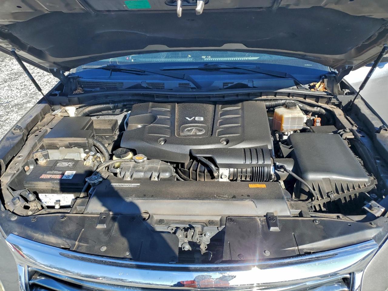 2012 INFINITI QX56 photo 23