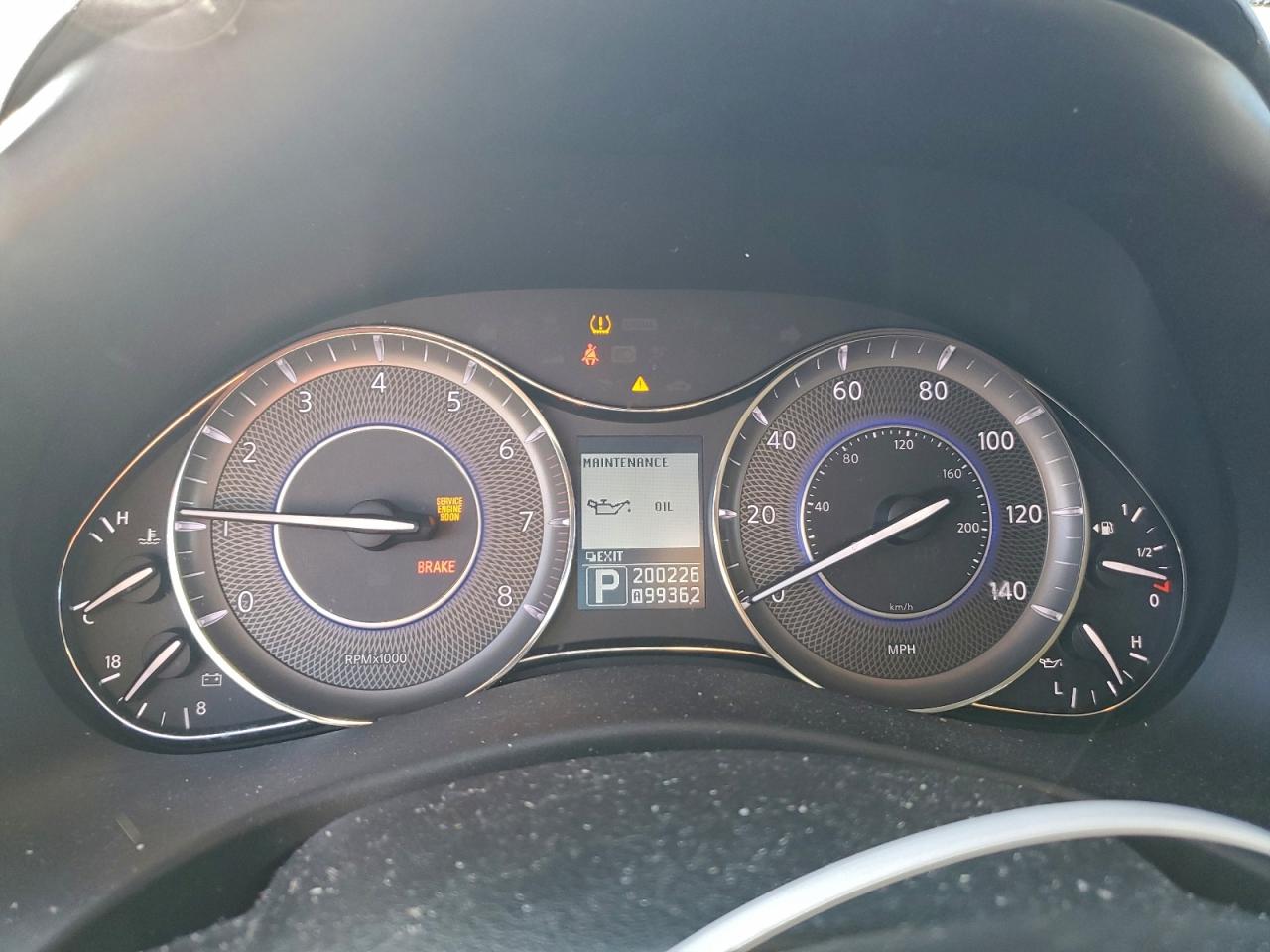 2012 INFINITI QX56 photo 17