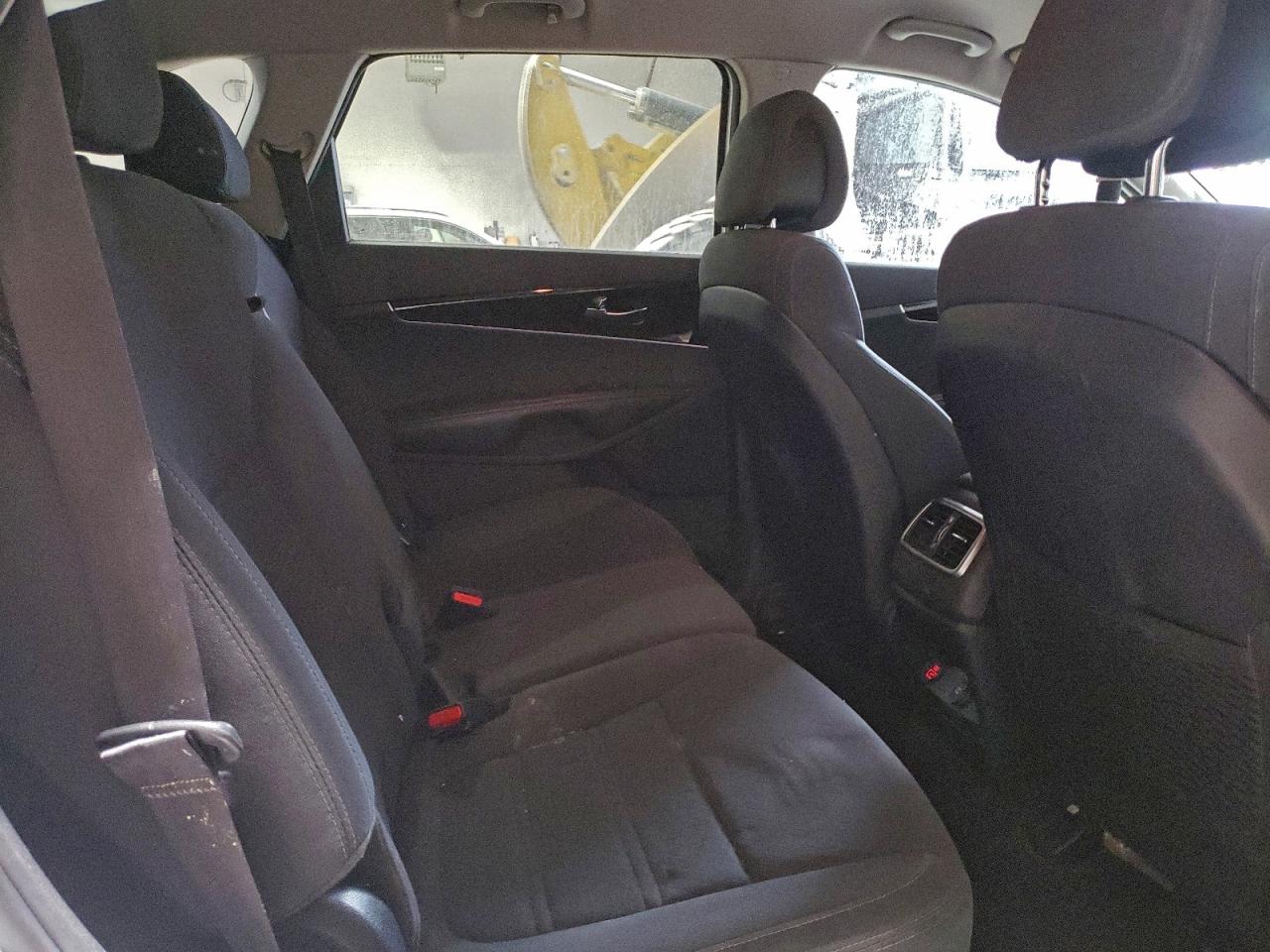 2016 KIA SORENTO LX photo 11