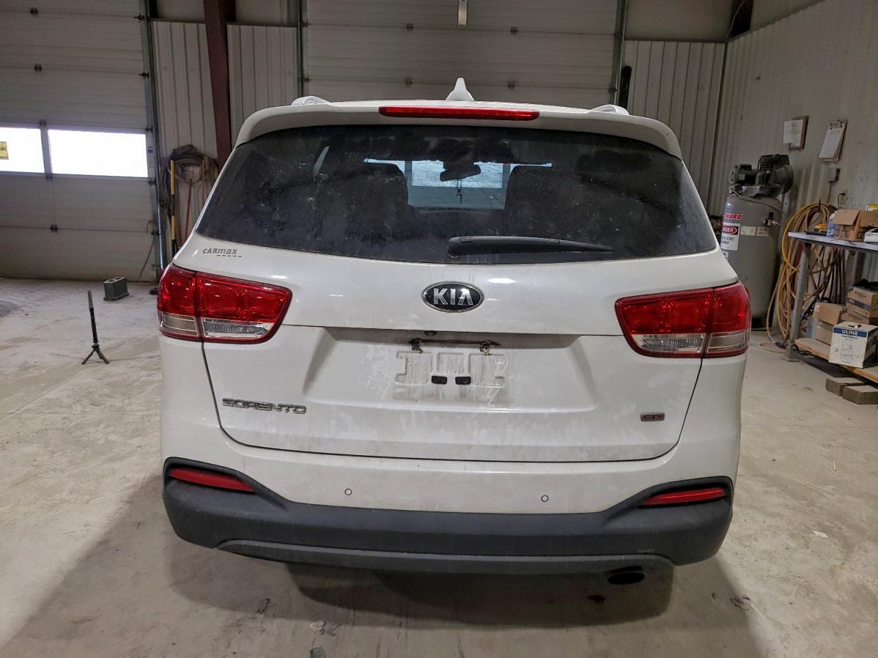 2016 KIA SORENTO LX photo 6
