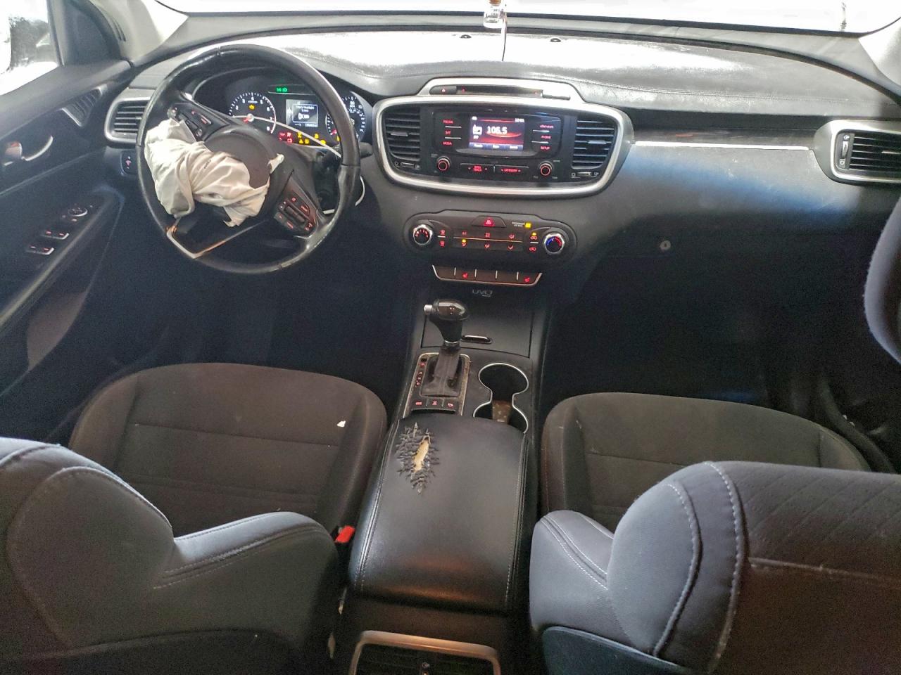 2016 KIA SORENTO LX photo 8