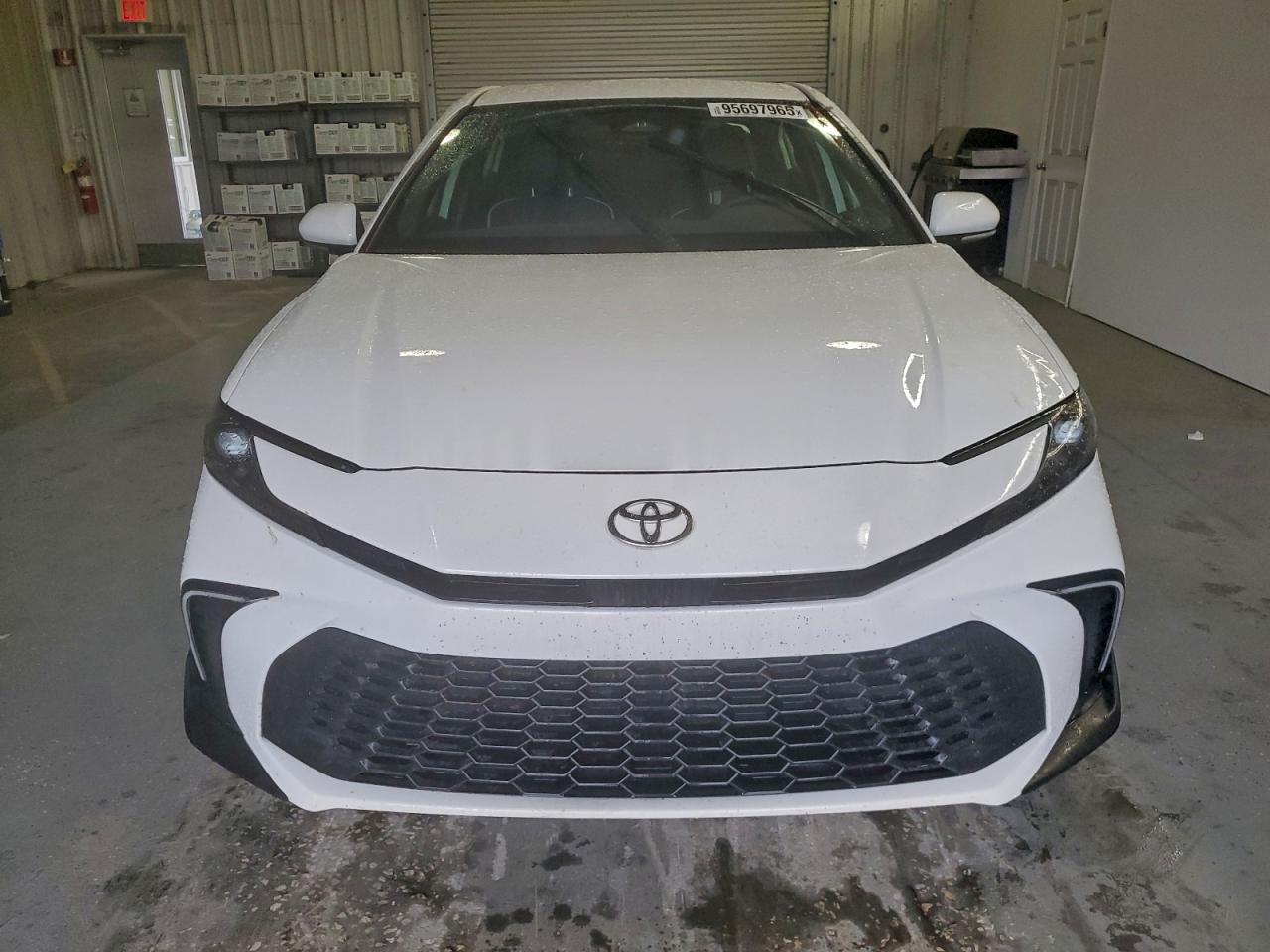 2025 TOYOTA CAMRY SE photo 5