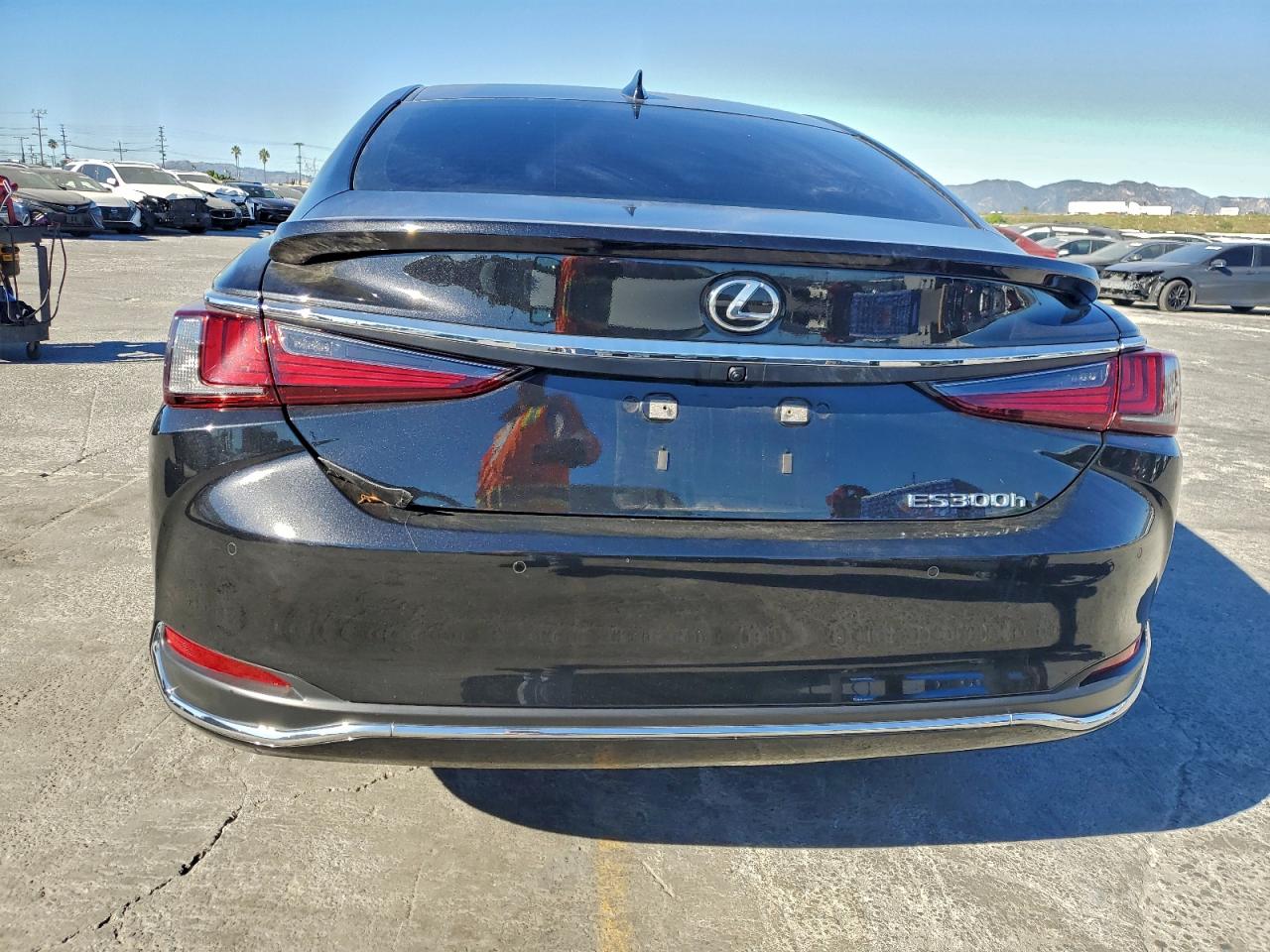 2024 LEXUS ES 300H BASE photo 11