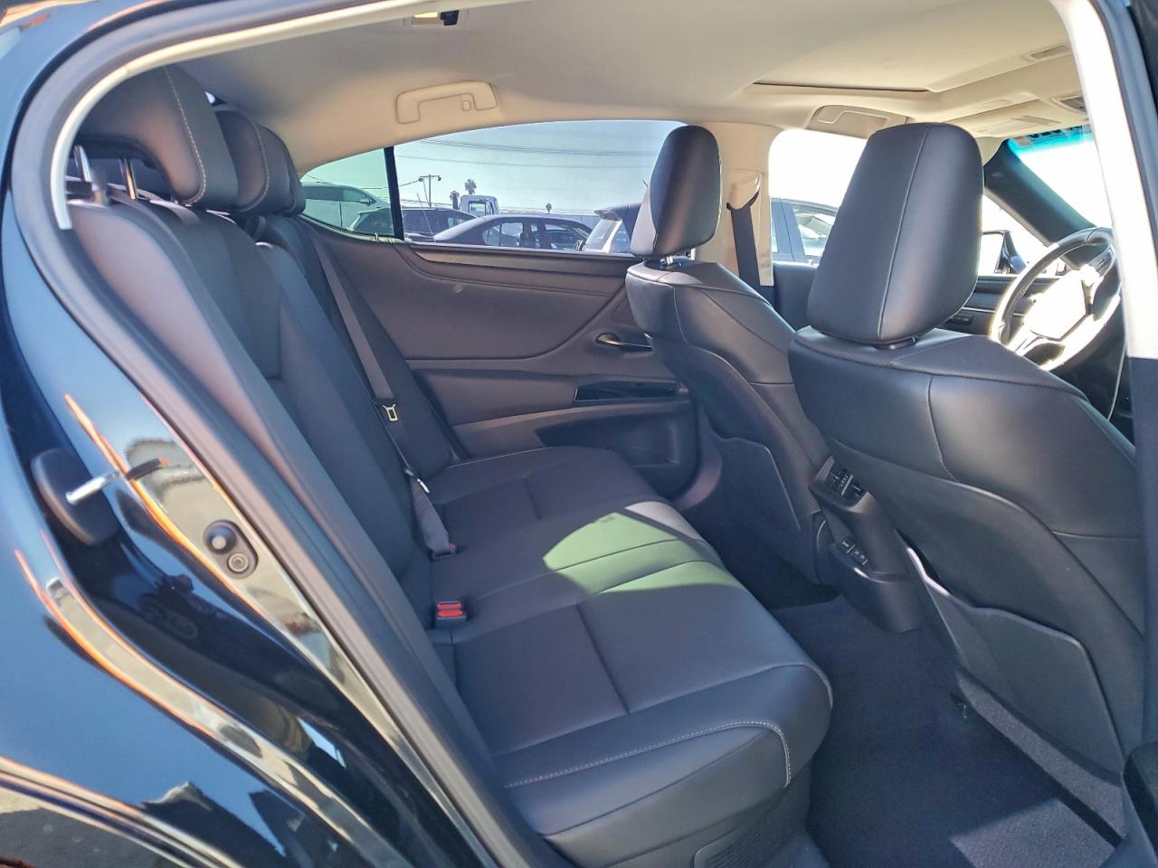 2024 LEXUS ES 300H BASE photo 19