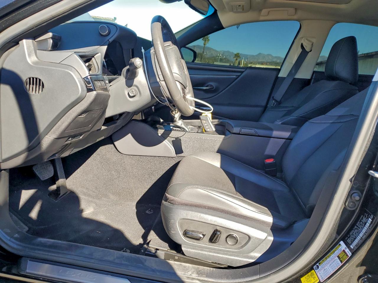 2024 LEXUS ES 300H BASE photo 13