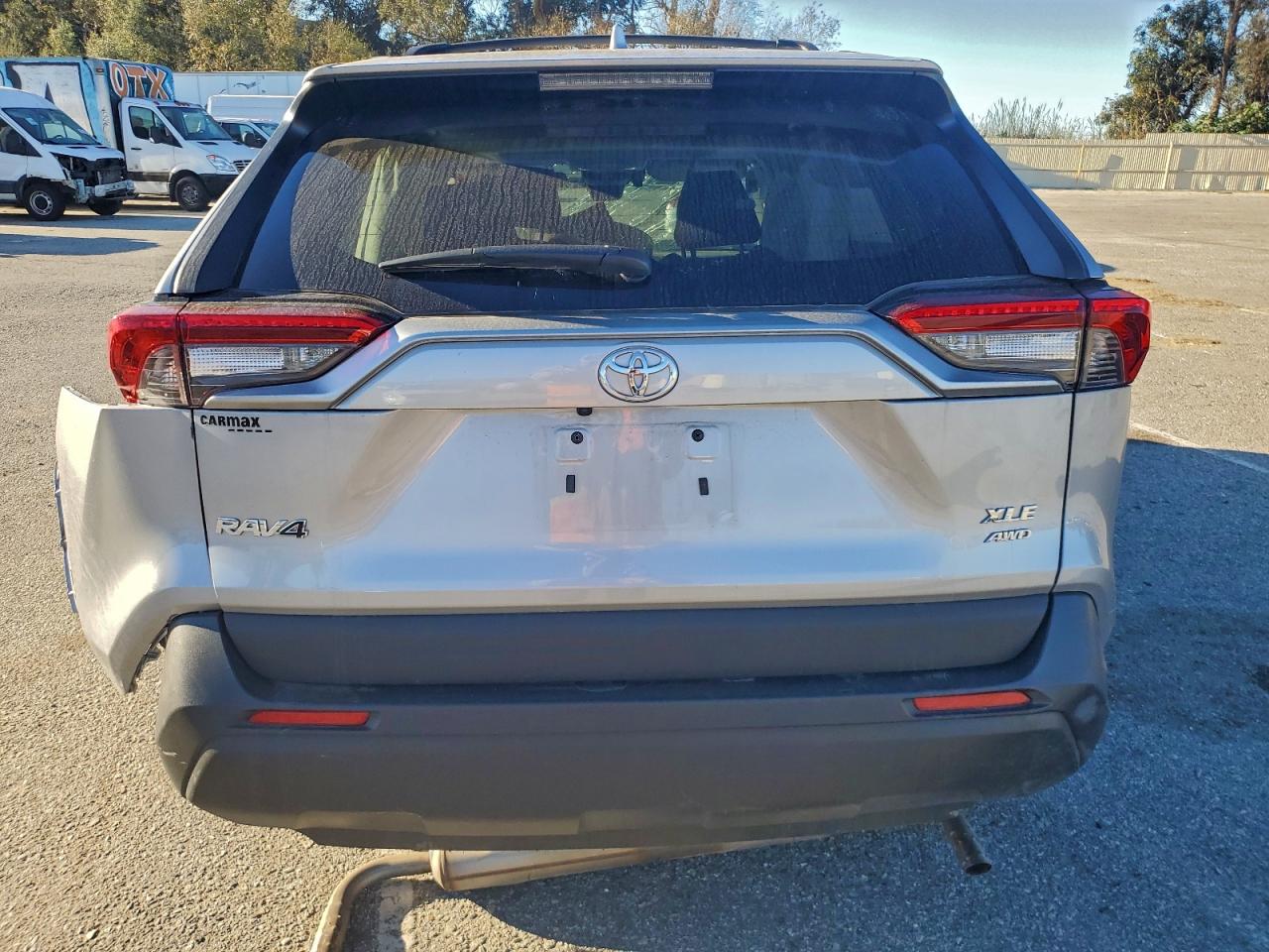 2022 TOYOTA RAV4 XLE photo 11