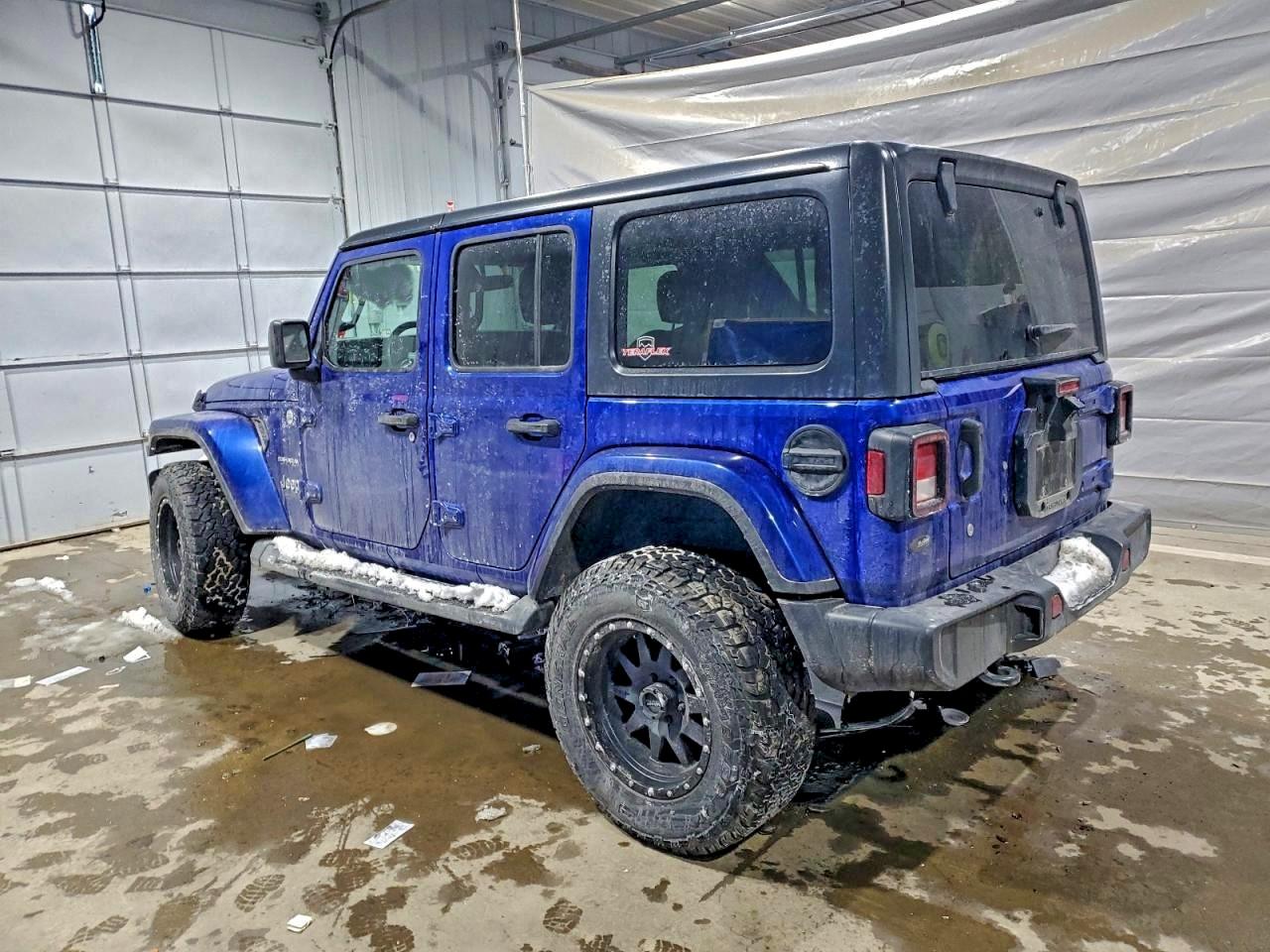 2018 JEEP WRANGLER UNLIMITED SAHARA photo 3