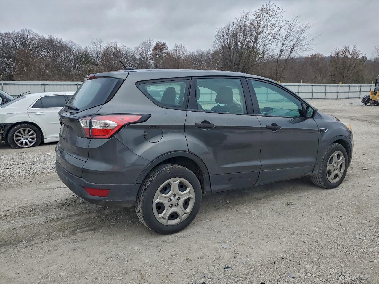 2017 FORD ESCAPE S photo 5