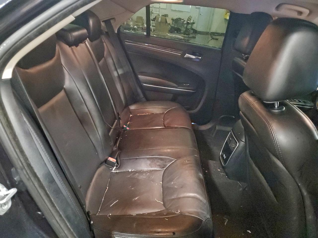 2019 CHRYSLER 300 TOURING photo 19