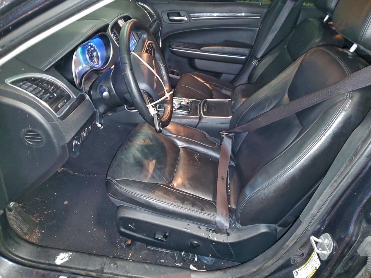 2019 CHRYSLER 300 TOURING photo 13