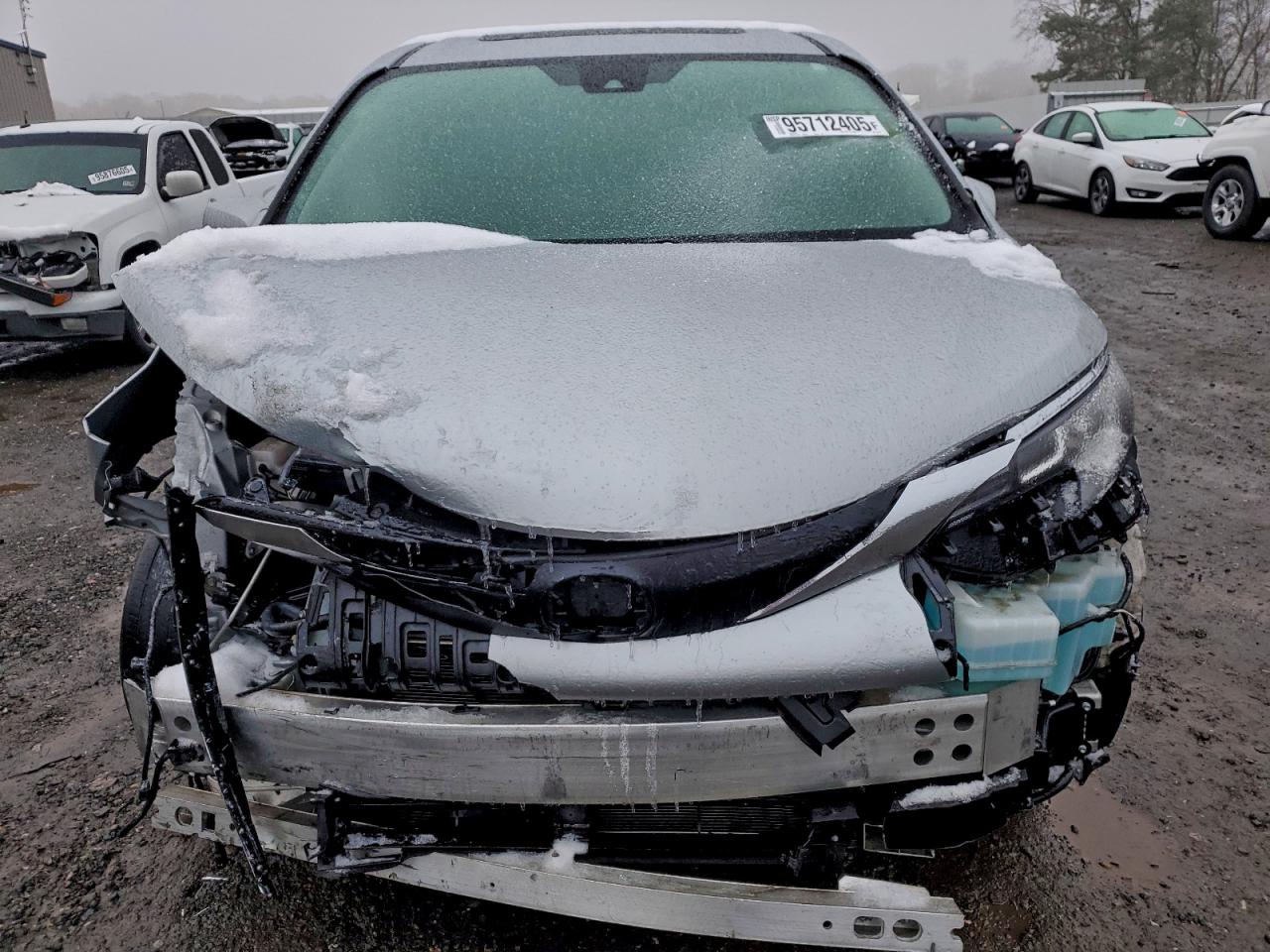 2021 TOYOTA SIENNA XLE photo 9