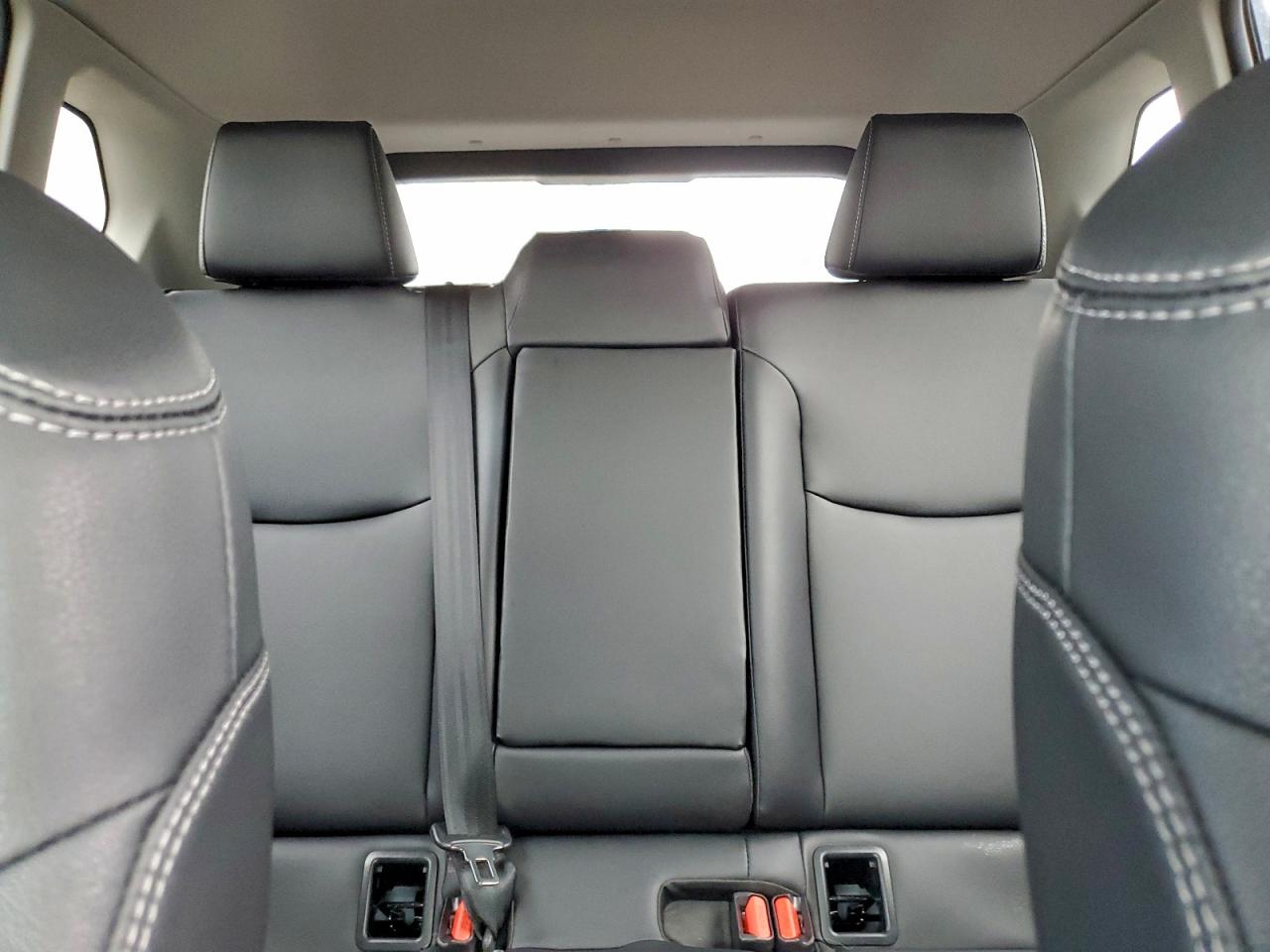 2023 TOYOTA COROLLA CROSS XLE photo 10