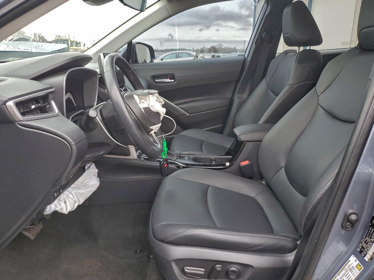 2023 TOYOTA COROLLA CROSS XLE photo 7