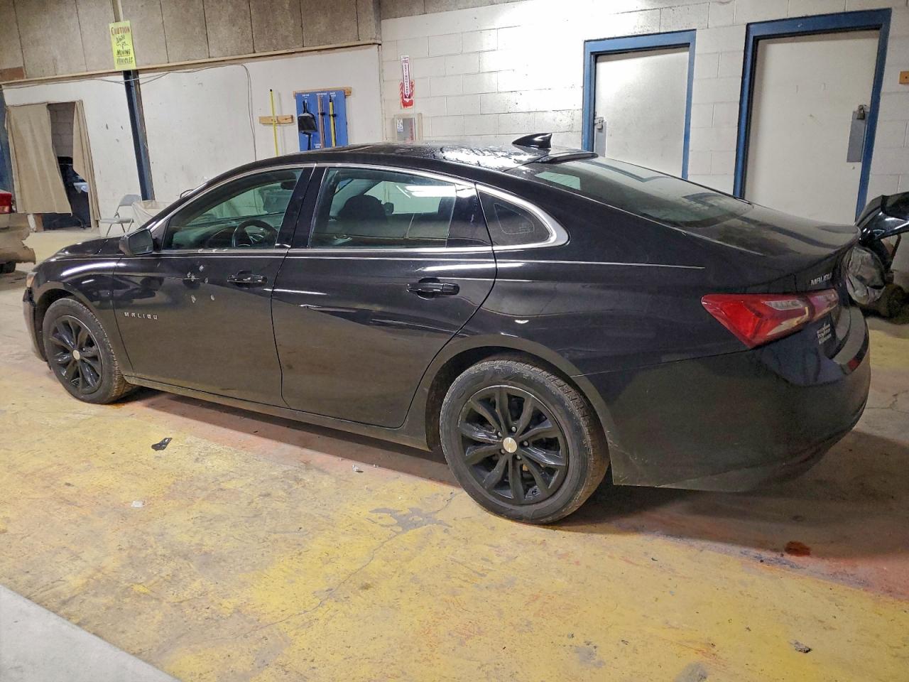 2022 CHEVROLET MALIBU LT photo 4