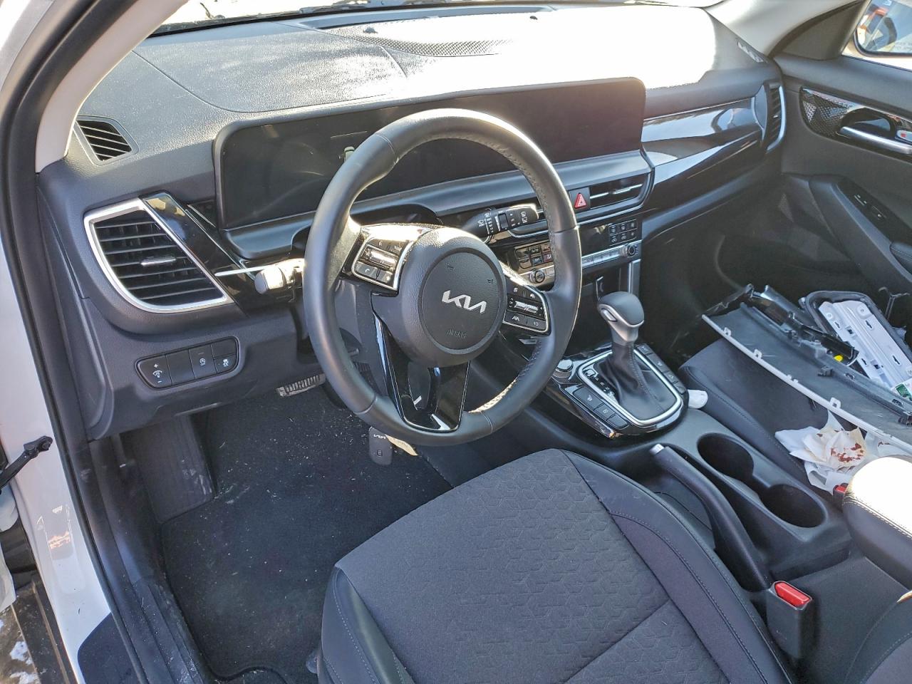 2025 KIA SELTOS S photo 22