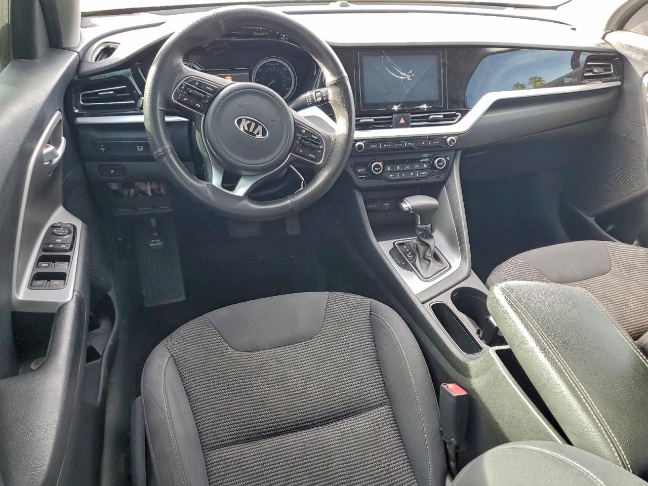 2020 KIA NIRO LX photo 8