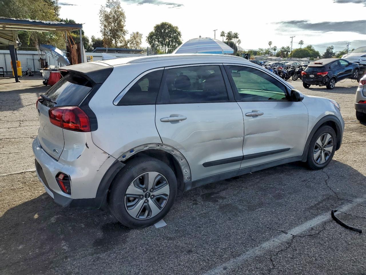2020 KIA NIRO LX photo 3