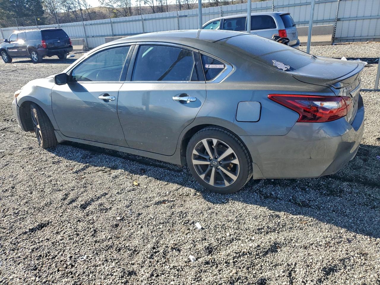 2017 NISSAN ALTIMA 2.5 SR photo 2