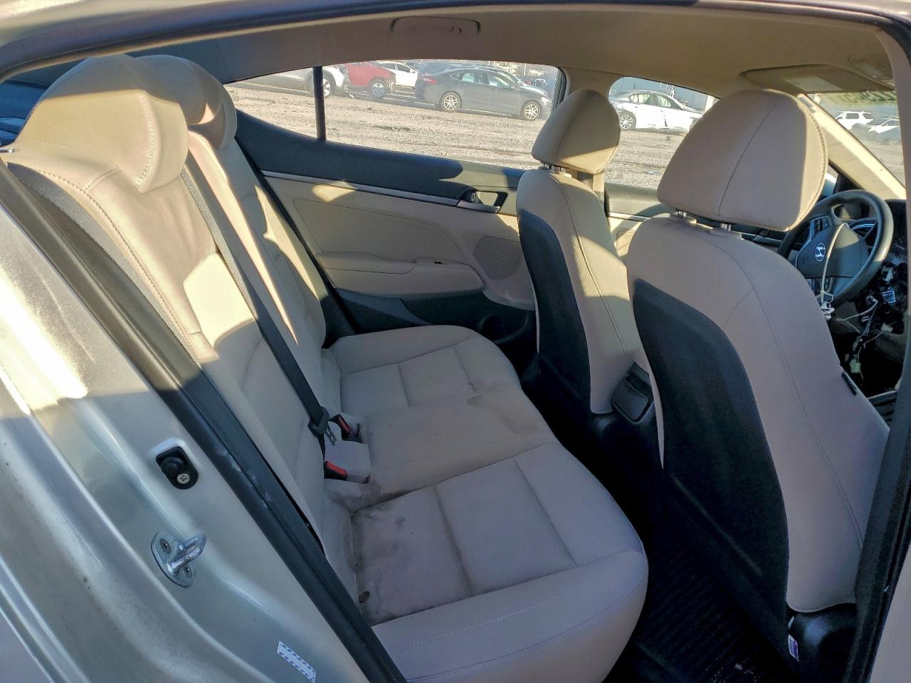 2017 HYUNDAI ELANTRA SE photo 19