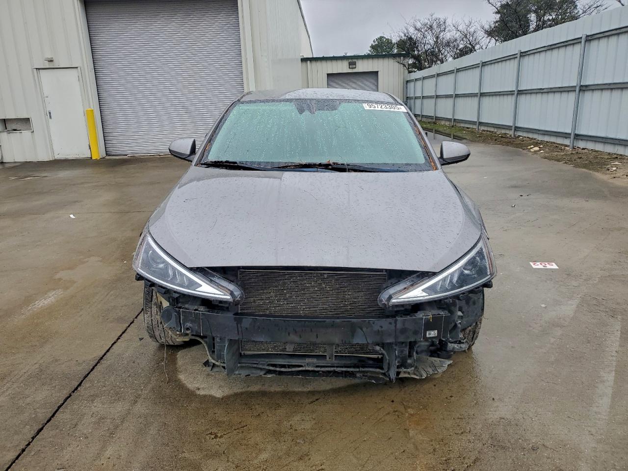2020 HYUNDAI ELANTRA SE photo 9