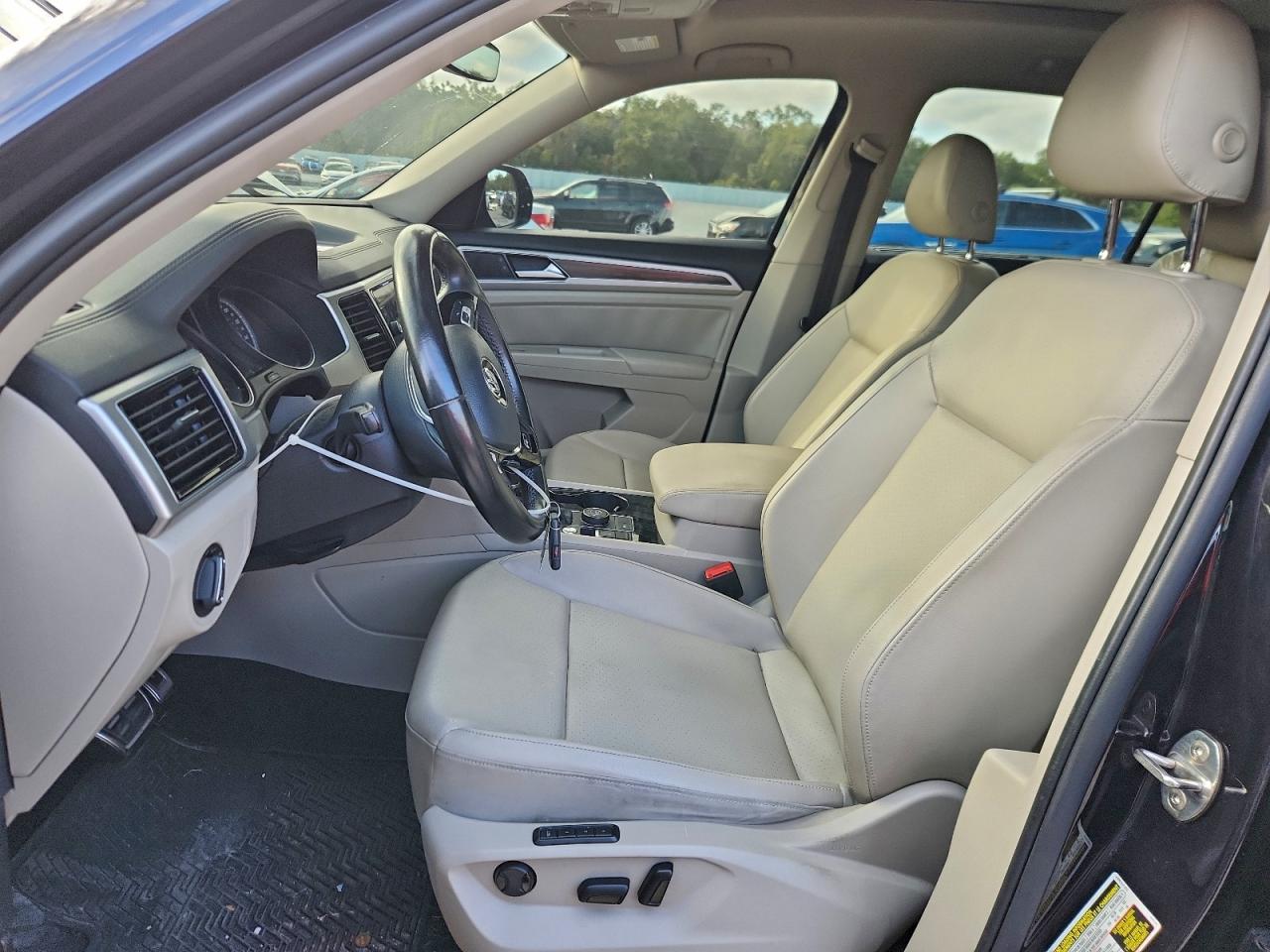 2018 VOLKSWAGEN ATLAS SEL photo 19