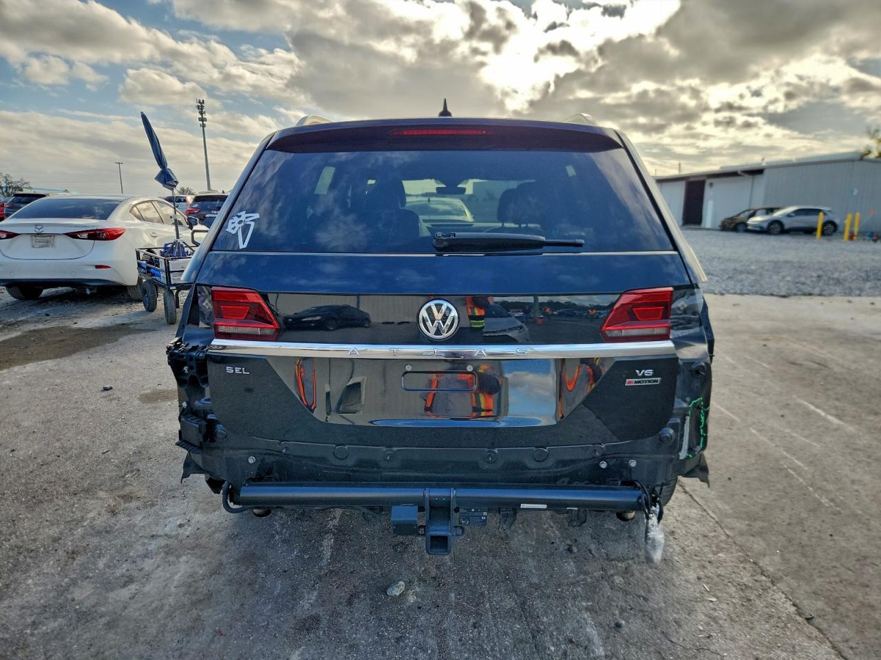 2018 VOLKSWAGEN ATLAS SEL photo 16