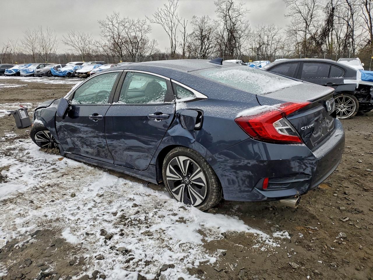 2017 HONDA CIVIC EX photo 3