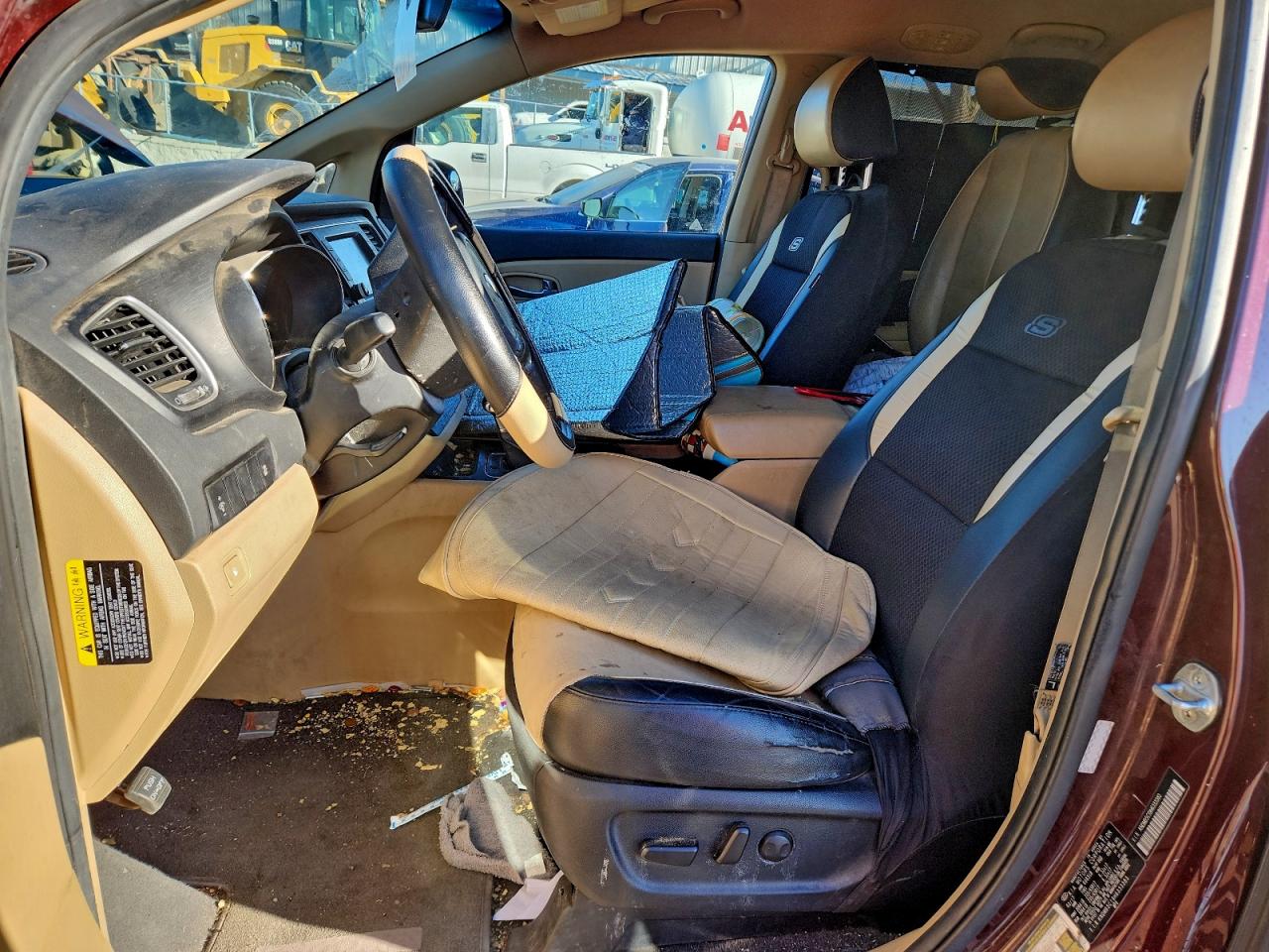 2017 KIA SEDONA LX photo 19