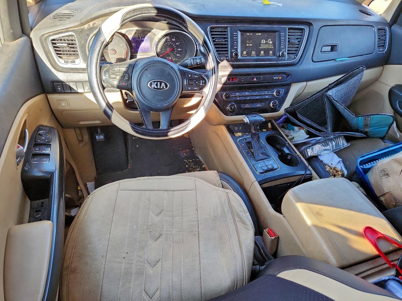 2017 KIA SEDONA LX photo 22
