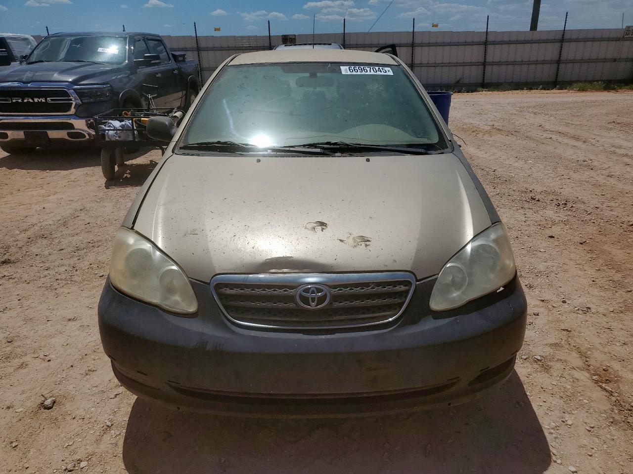 2005 TOYOTA COROLLA photo 5