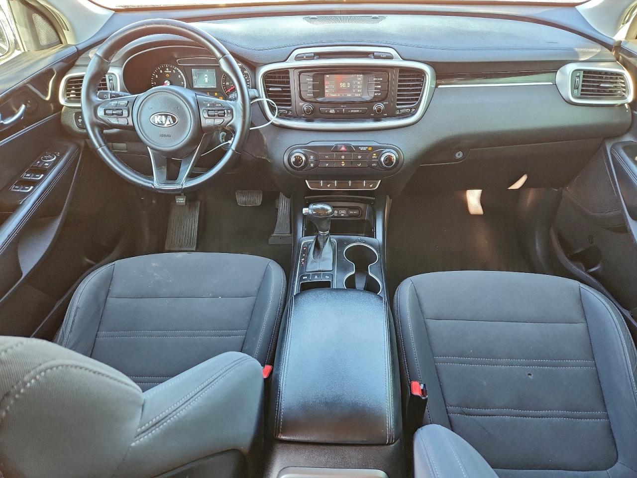 2016 KIA SORENTO LX photo 8