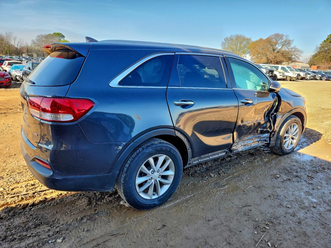 2016 KIA SORENTO LX photo 3