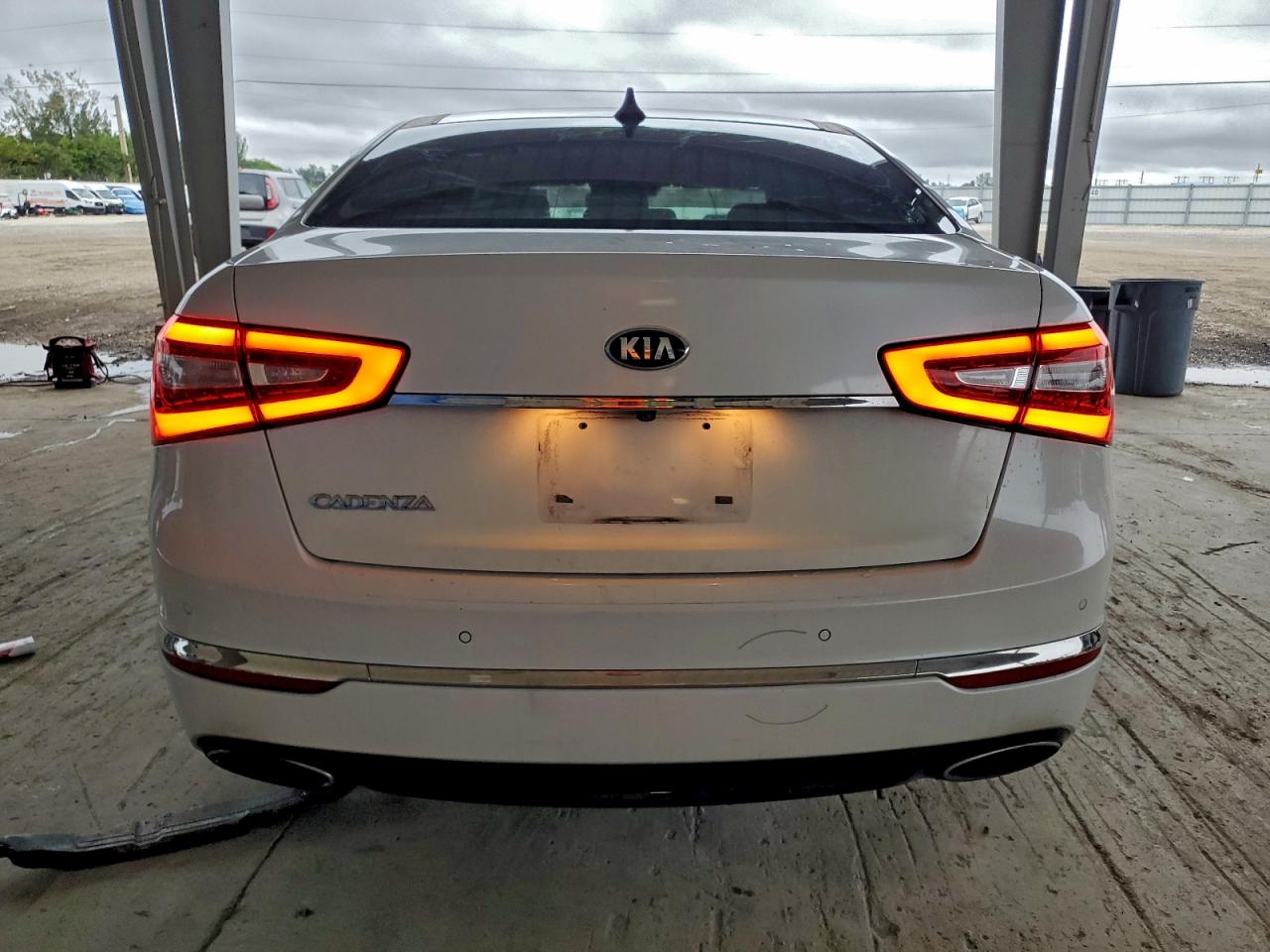 2015 KIA CADENZA PREMIUM photo 11