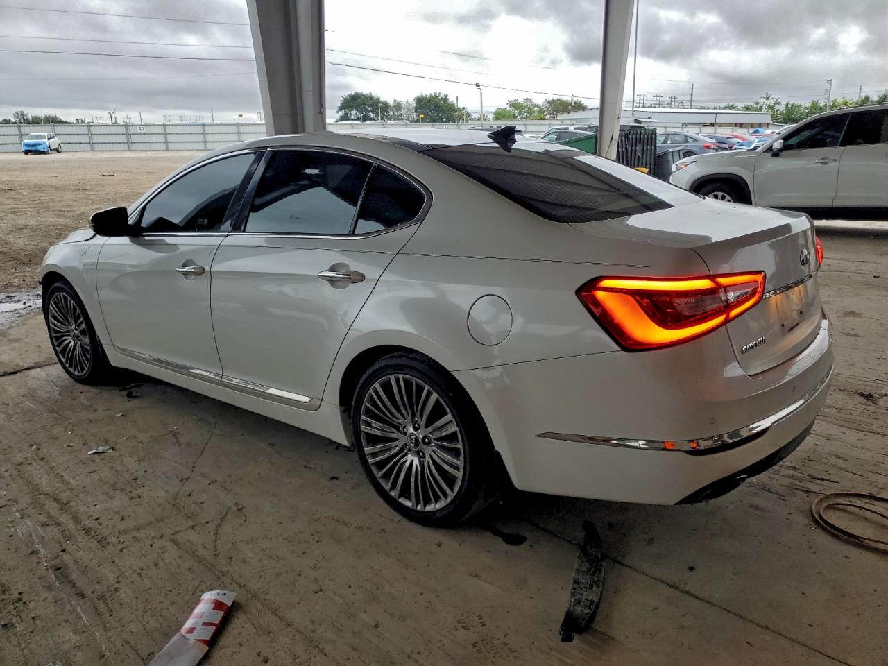 2015 KIA CADENZA PREMIUM photo 3