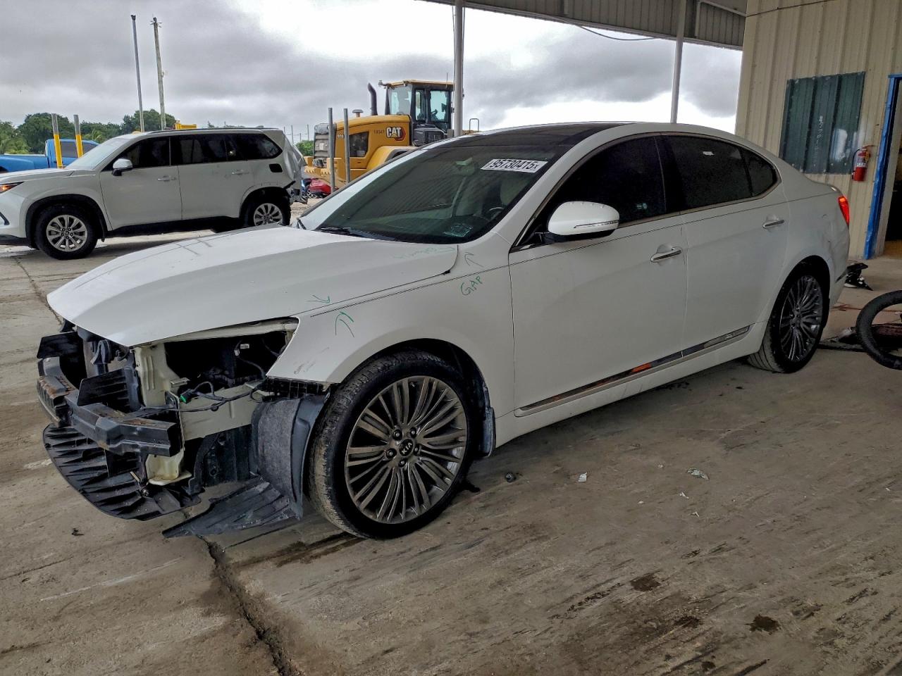 2015 KIA CADENZA
