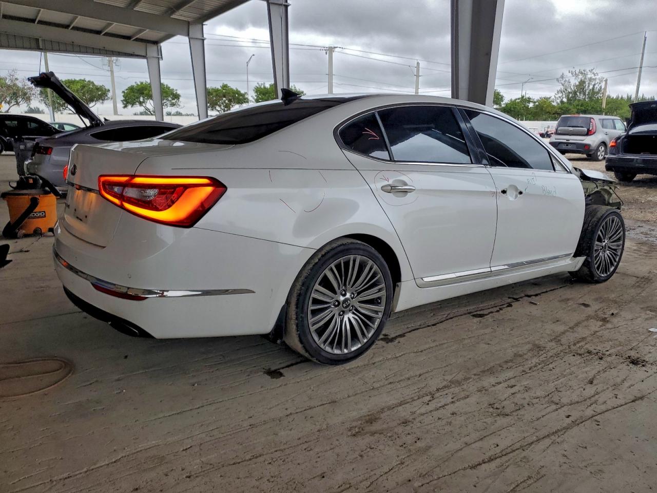 2015 KIA CADENZA PREMIUM photo 5
