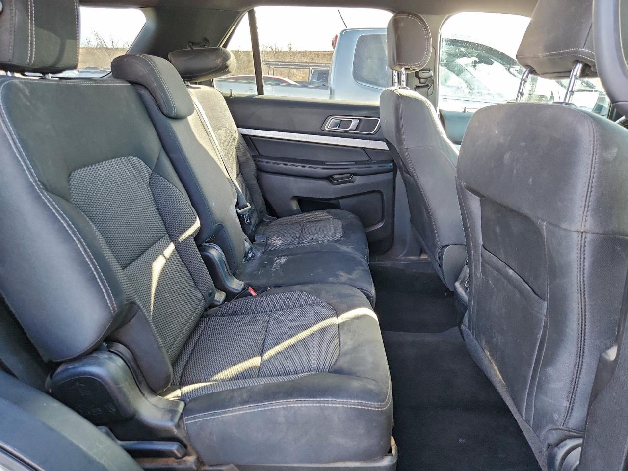 2017 FORD EXPLORER XLT photo 21