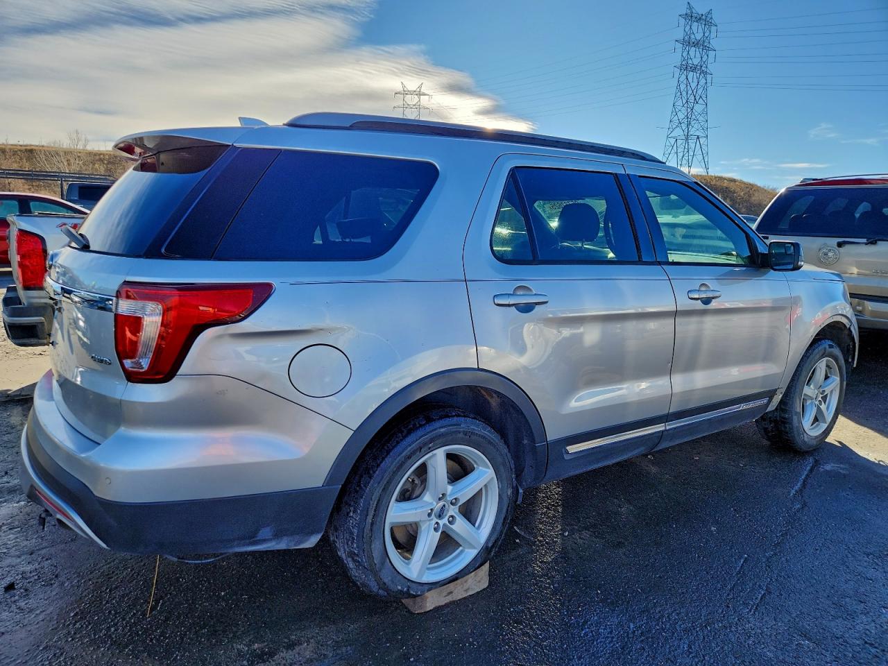 2017 FORD EXPLORER XLT photo 5