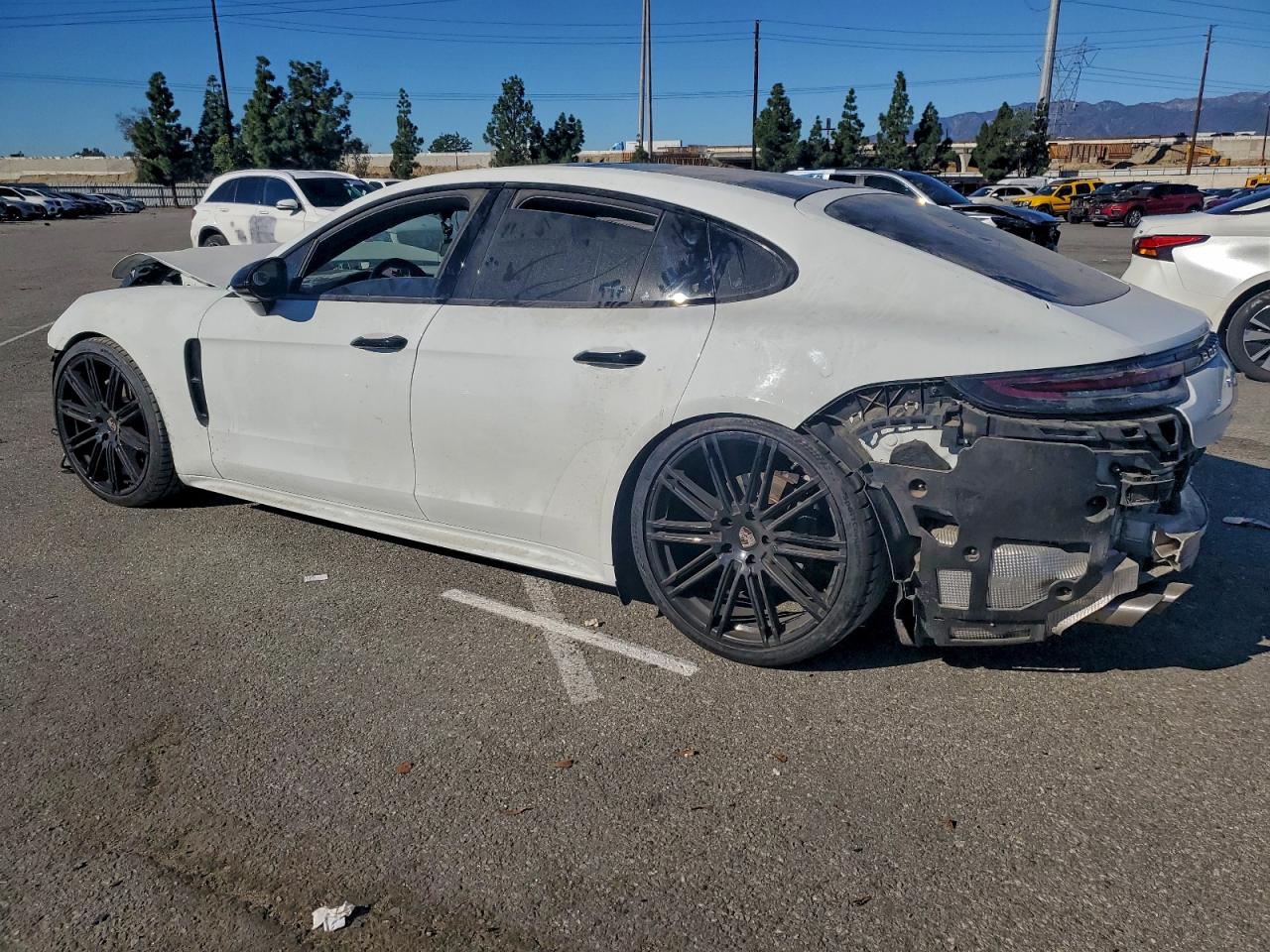2017 PORSCHE PANAMERA photo 2