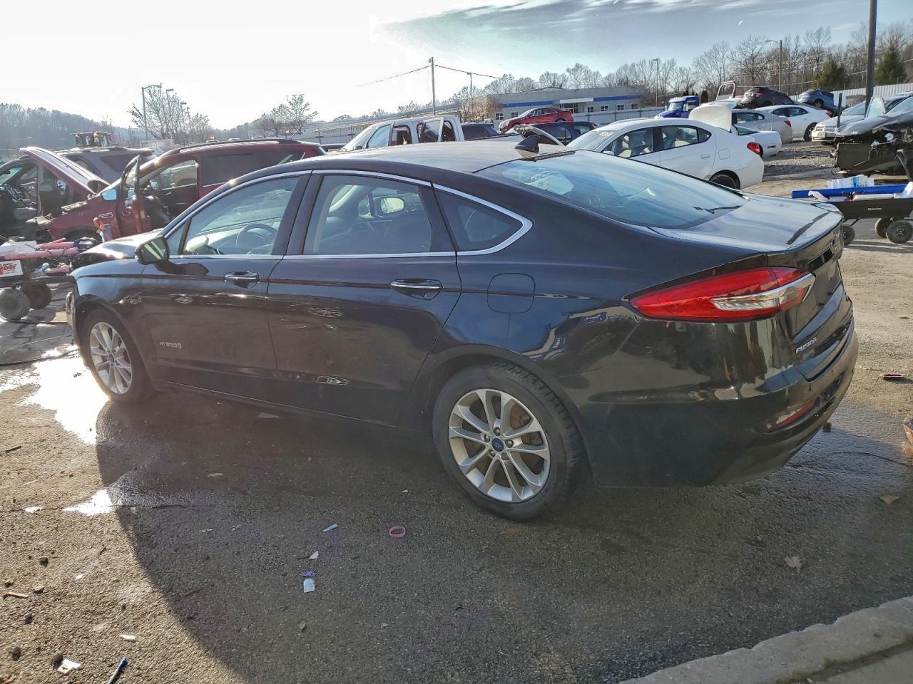 2019 FORD FUSION SEL photo 2