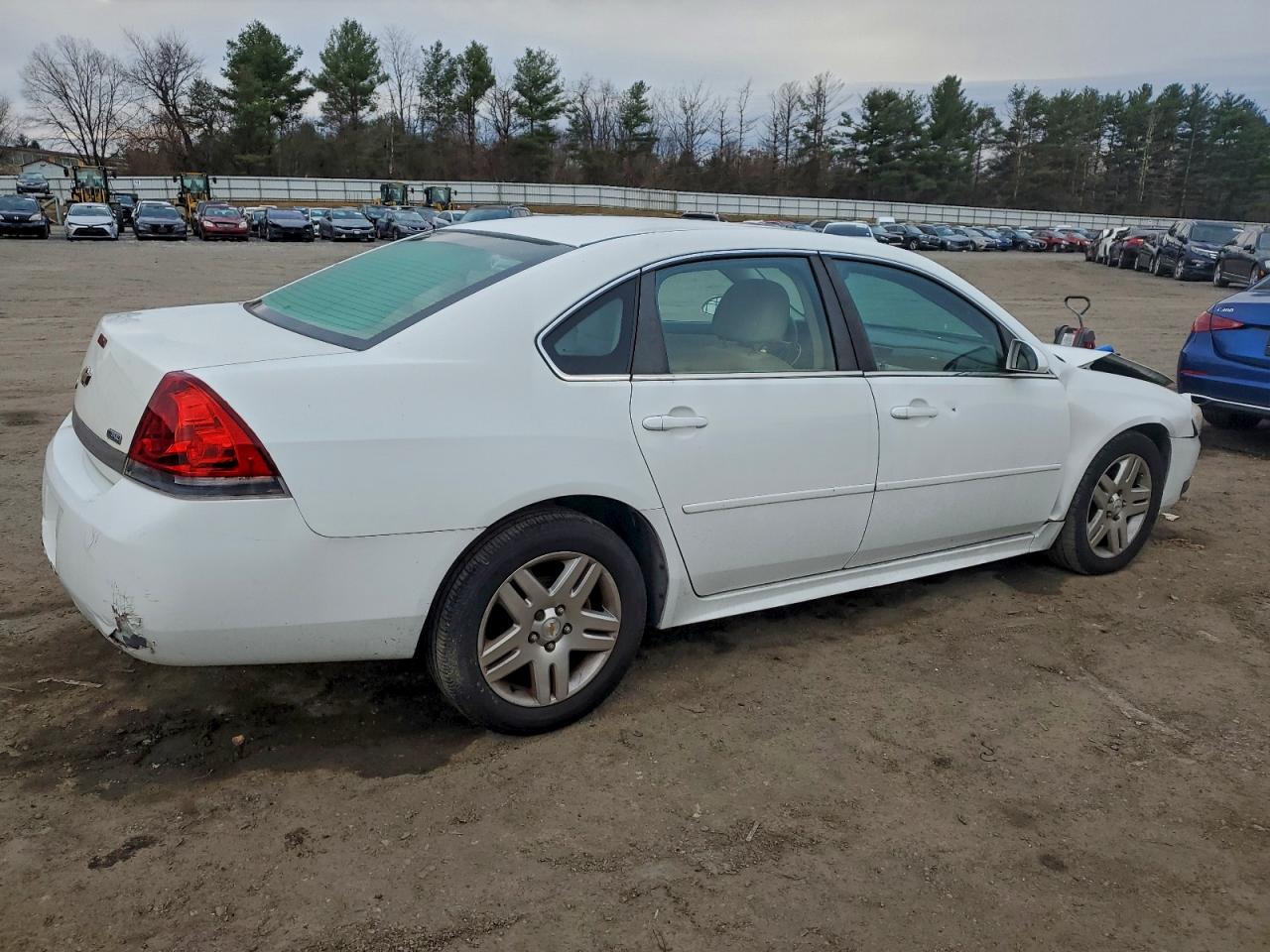 2011 CHEVROLET IMPALA LT photo 3