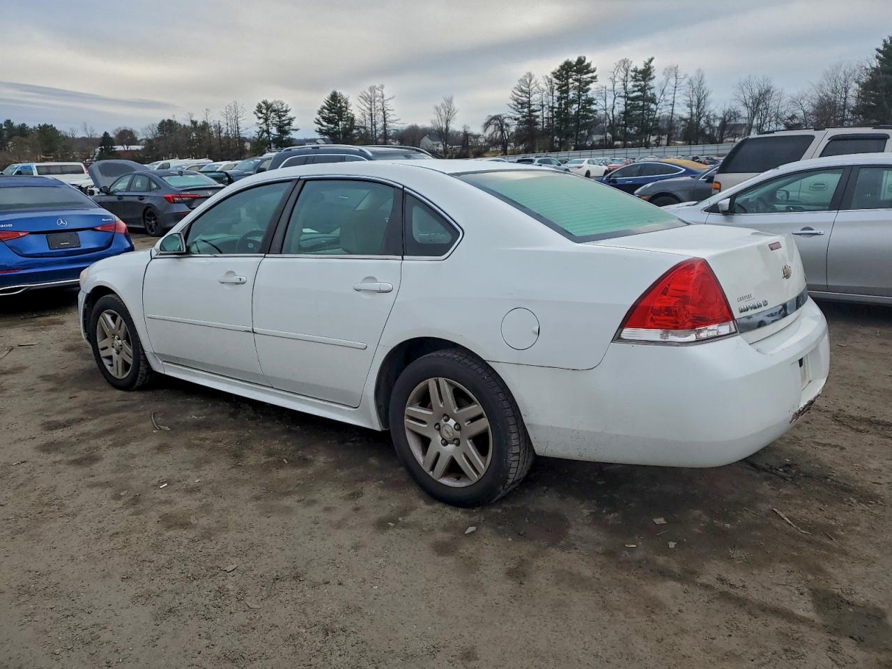 2011 CHEVROLET IMPALA LT photo 2