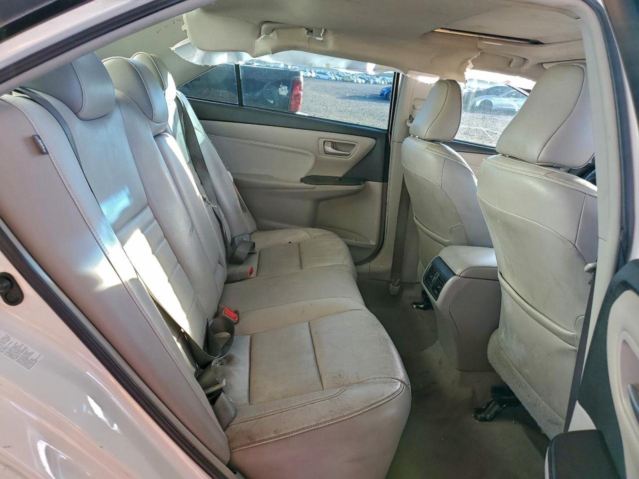 2015 TOYOTA CAMRY HYBRID photo 10