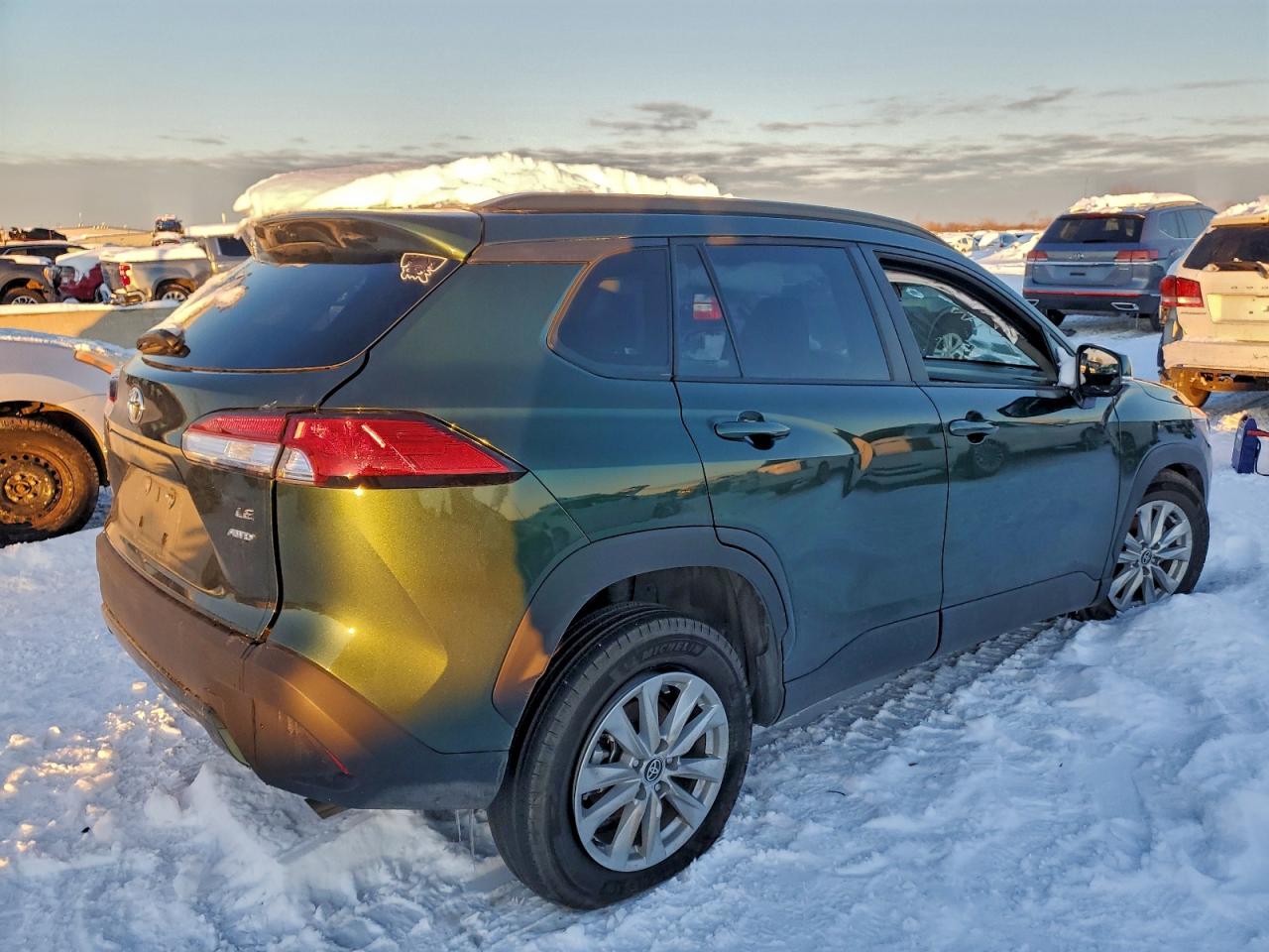 2024 TOYOTA COROLLA CROSS LE photo 7