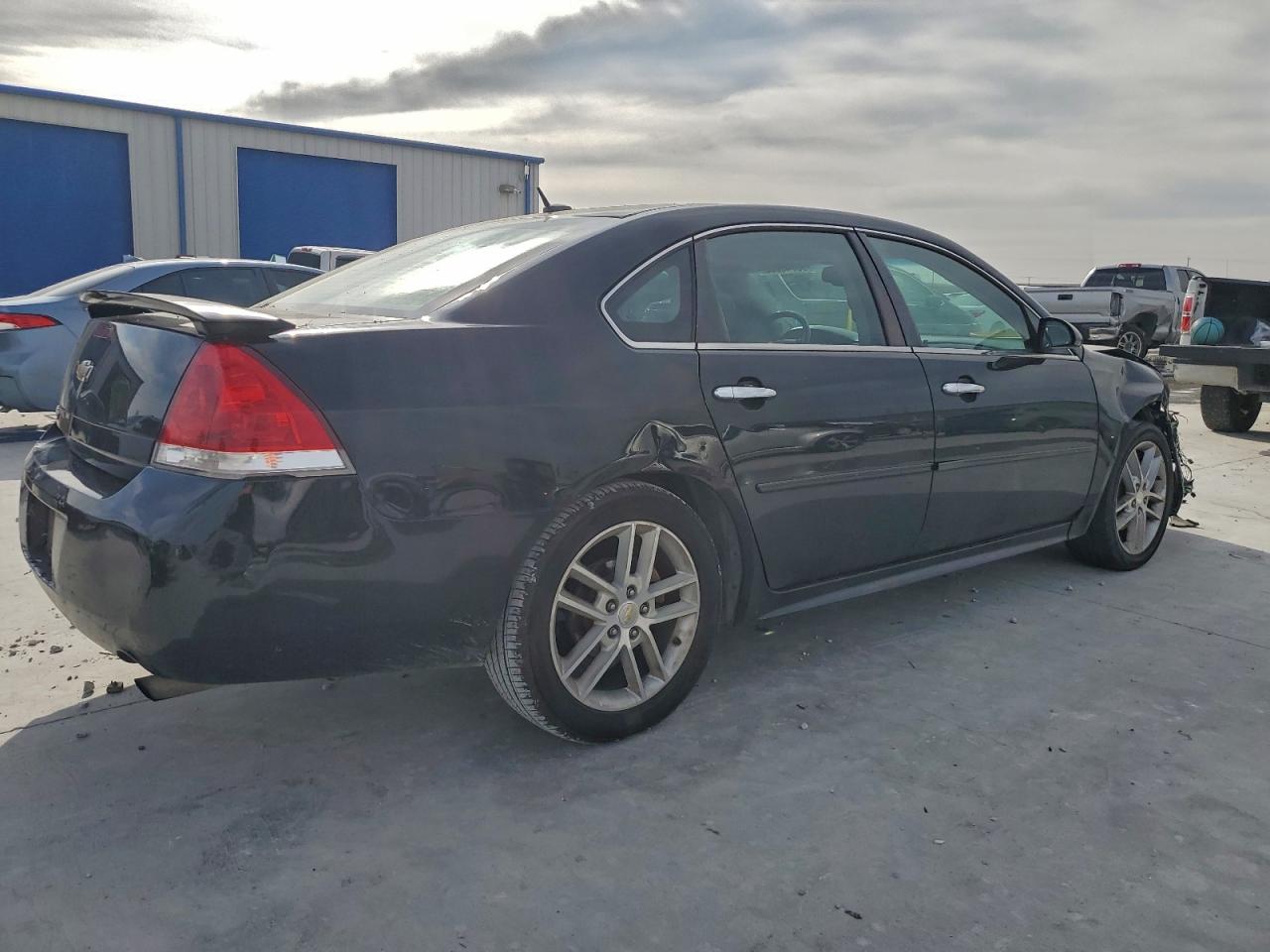 2012 CHEVROLET IMPALA LTZ photo 3