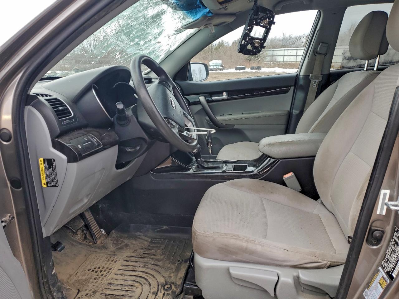 2015 KIA SORENTO LX photo 19
