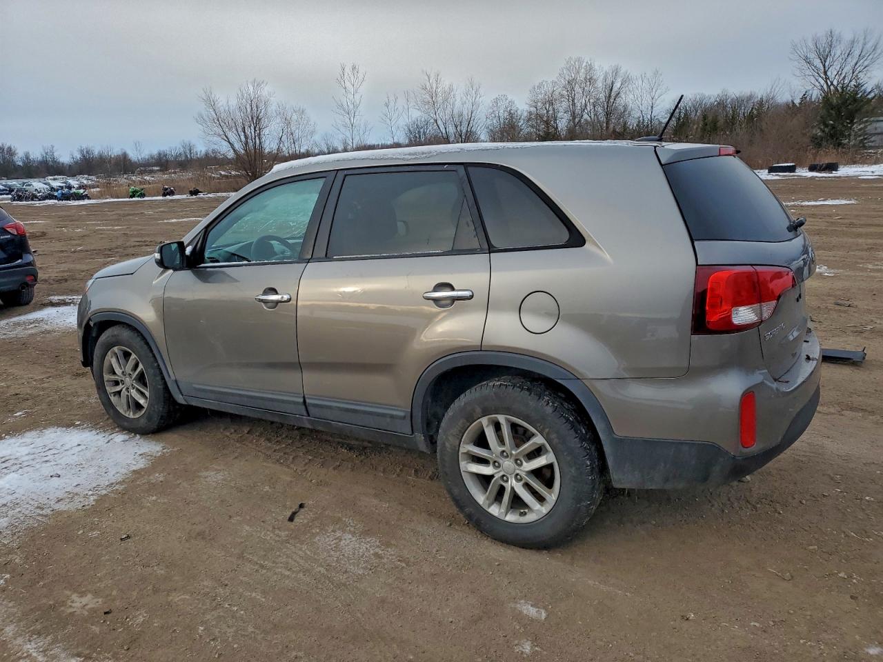2015 KIA SORENTO LX photo 4