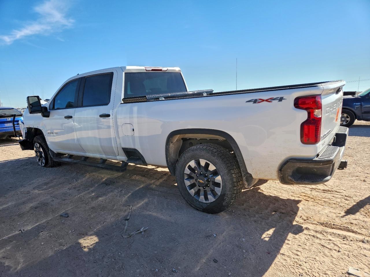 2023 CHEVROLET SILVERADO K2500 CUSTOM photo 3