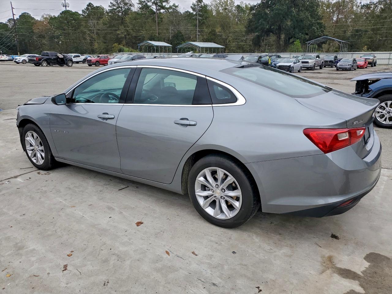 2023 CHEVROLET MALIBU LT photo 3
